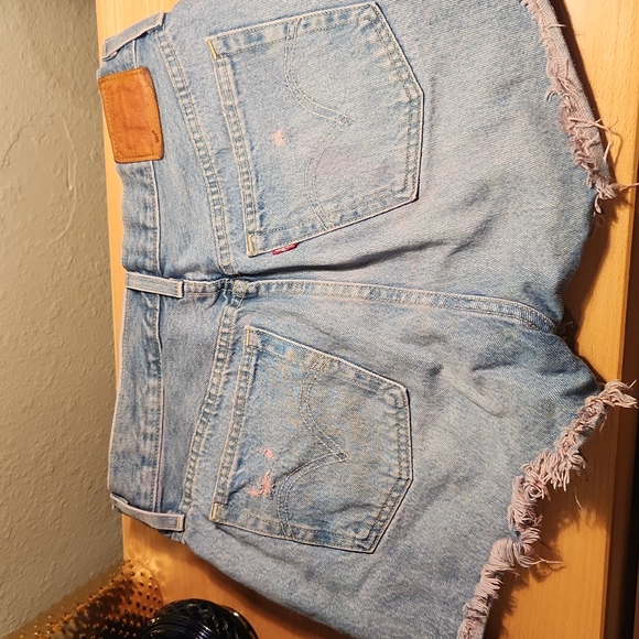 501 Levi's Shorts size 29 pink distressed - Picture 6 of 11